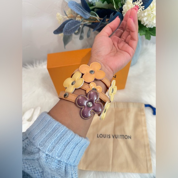 Louis Vuitton Lexington Flower Wrap Bracelet/Belt - Picture 3 of 14